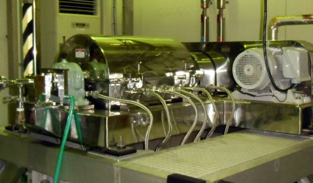 超遠心分離機